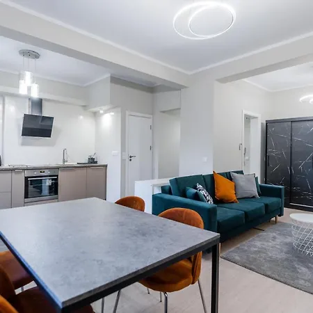 *stylish And Cozy* 1bd Flat In The Heart Of *